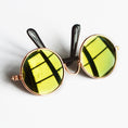 Load image into Gallery viewer, Fashion Personality Small Pet Accessory Mirror