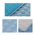 Cargar la imagen en la vista de la galería, Close-up of blue pet cooling mat front and breathable mesh back fabric details
