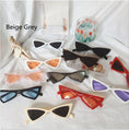 Charger l'image dans la visionneuse de la galerie, French Fighting Pugs Medium And Large Dog Glasses Toy
