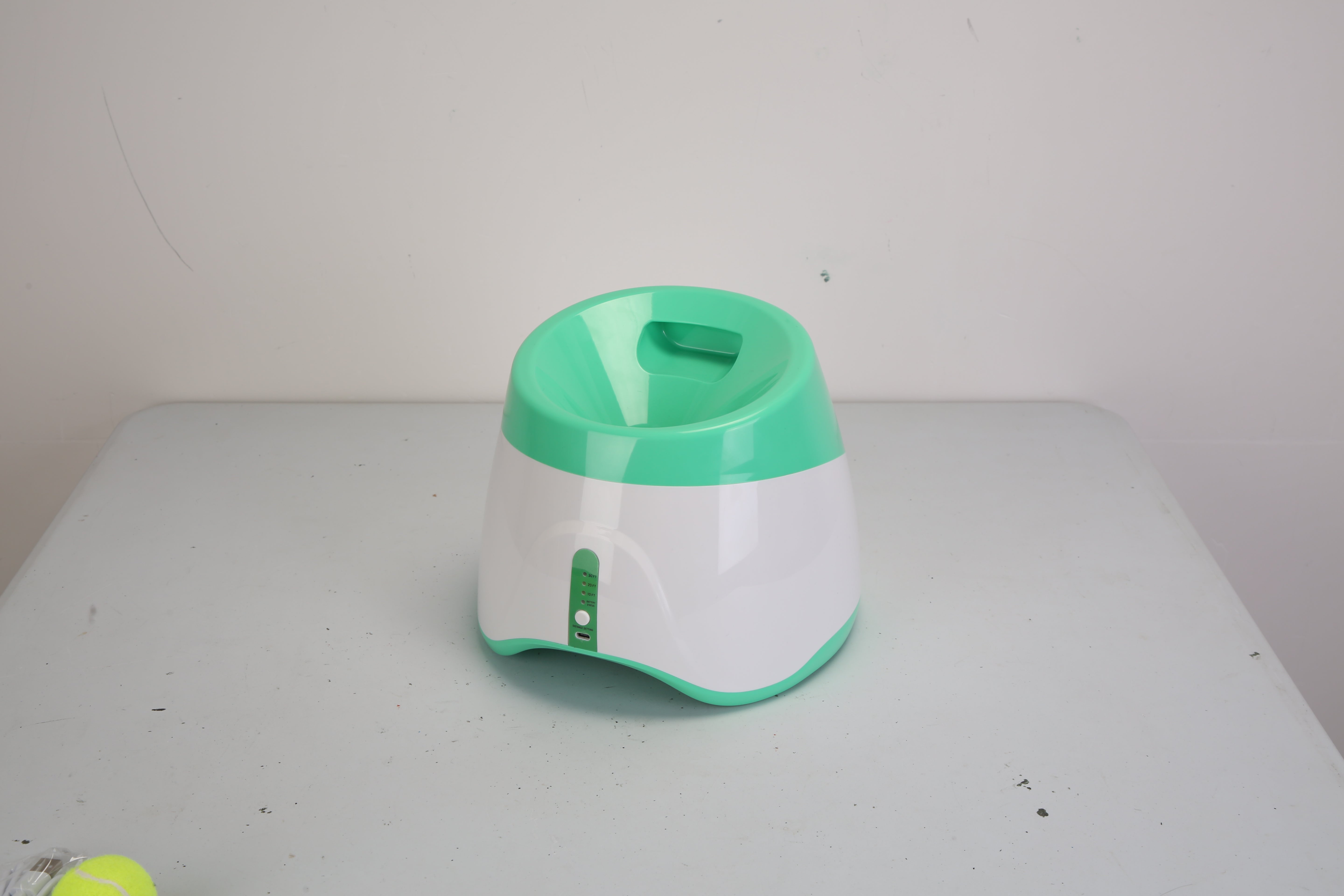 Automatic Dog Ball Launcher Included 6 Tennis Balls