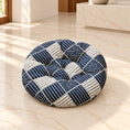 Charger l'image dans la visionneuse de la galerie, Separate navy and white patterned round tufted mat for rattan cat bed
