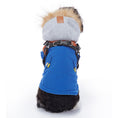 Charger l'image dans la visionneuse de la galerie, Blue camo winter dog coat displayed on a studio background, showing soft fleece lining and convenient pockets
